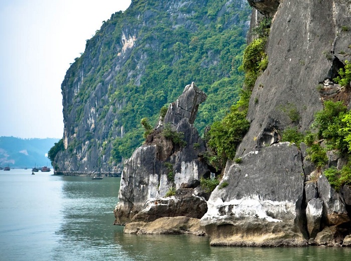 Thien Canh Son Cave